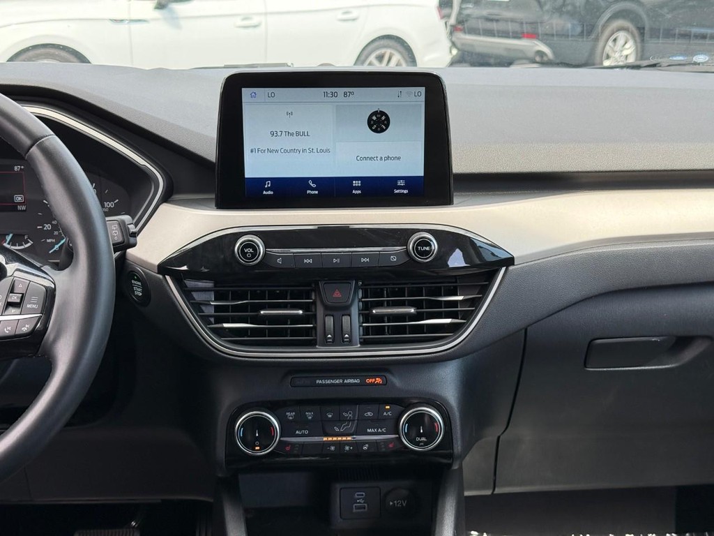 Ford Escape Vehicle Full-screen Gallery Image 14