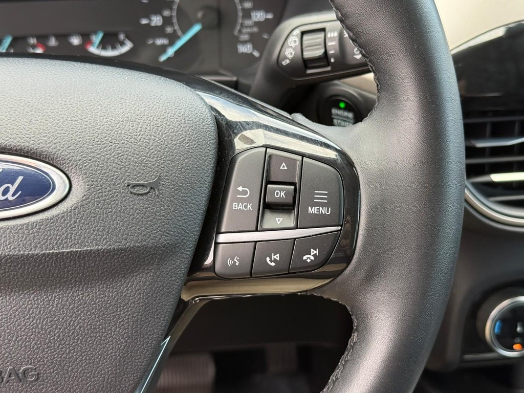 Ford Escape Vehicle Full-screen Gallery Image 22