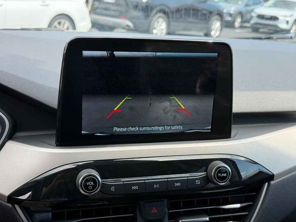 Ford Escape Vehicle Full-screen Gallery Image 25