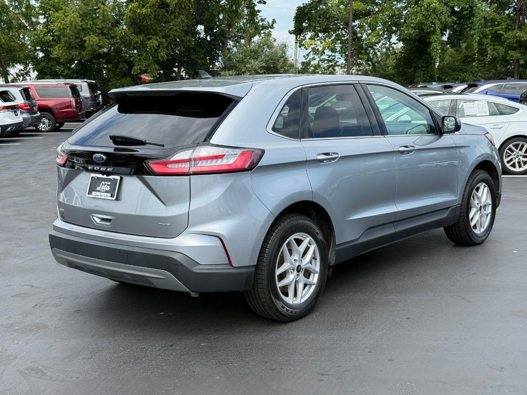 Ford Edge Vehicle Full-screen Gallery Image 03