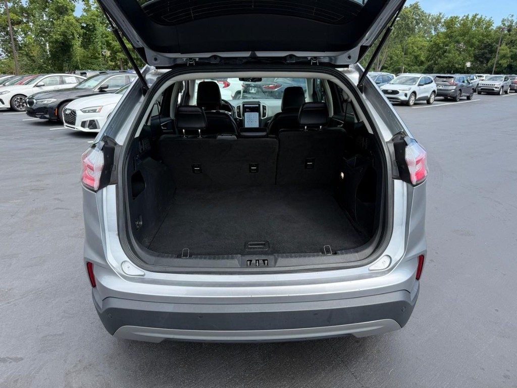 Ford Edge Vehicle Full-screen Gallery Image 07