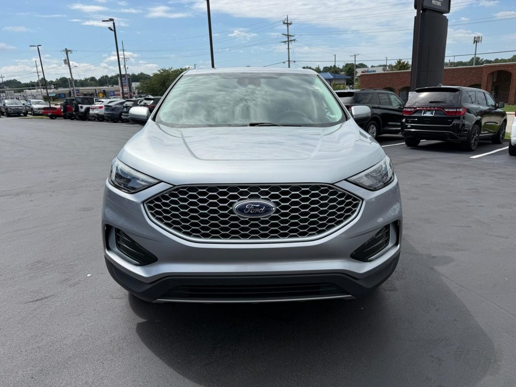 Ford Edge Vehicle Full-screen Gallery Image 10