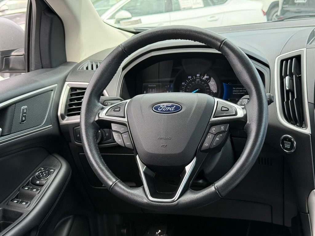 Ford Edge Vehicle Full-screen Gallery Image 13
