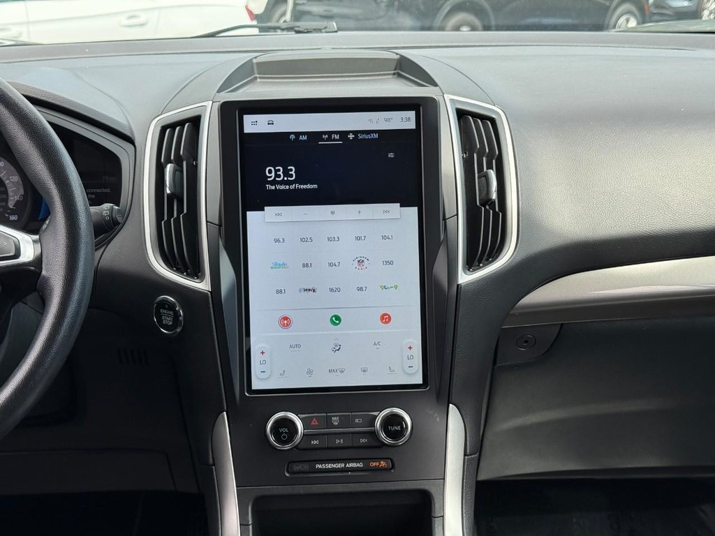Ford Edge Vehicle Full-screen Gallery Image 14