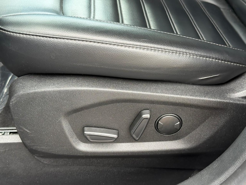 Ford Edge Vehicle Full-screen Gallery Image 20