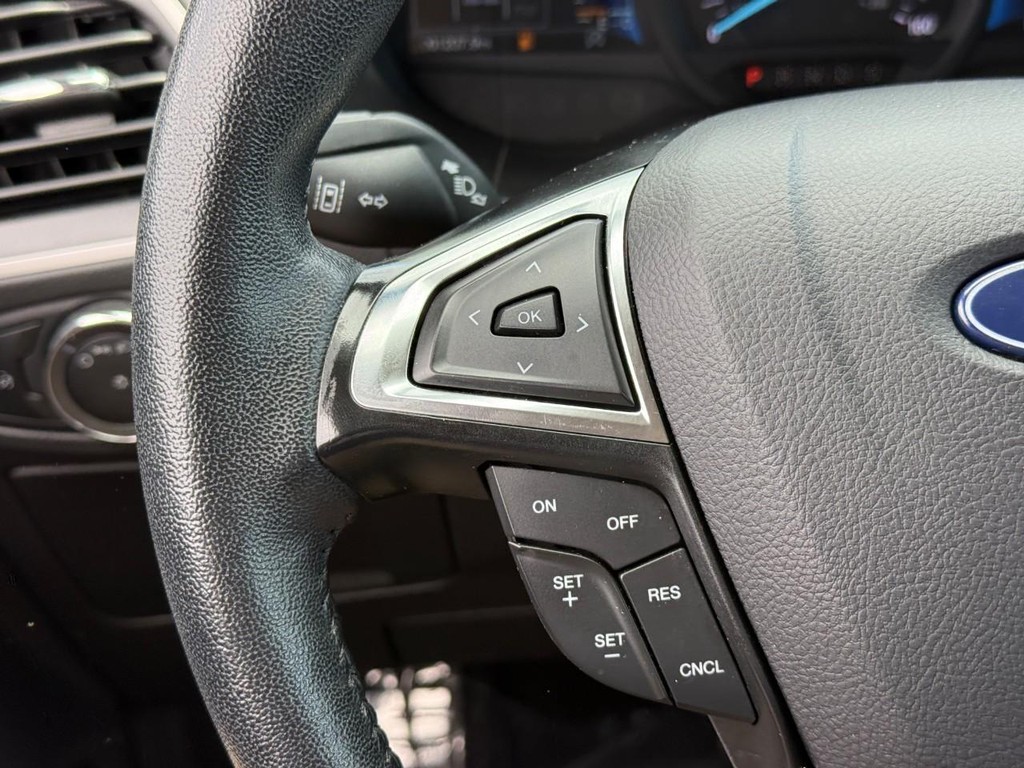 Ford Edge Vehicle Full-screen Gallery Image 21