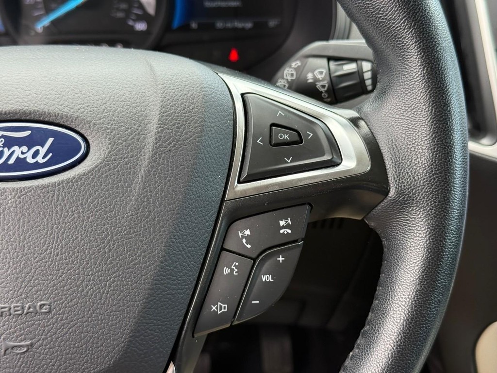 Ford Edge Vehicle Full-screen Gallery Image 22