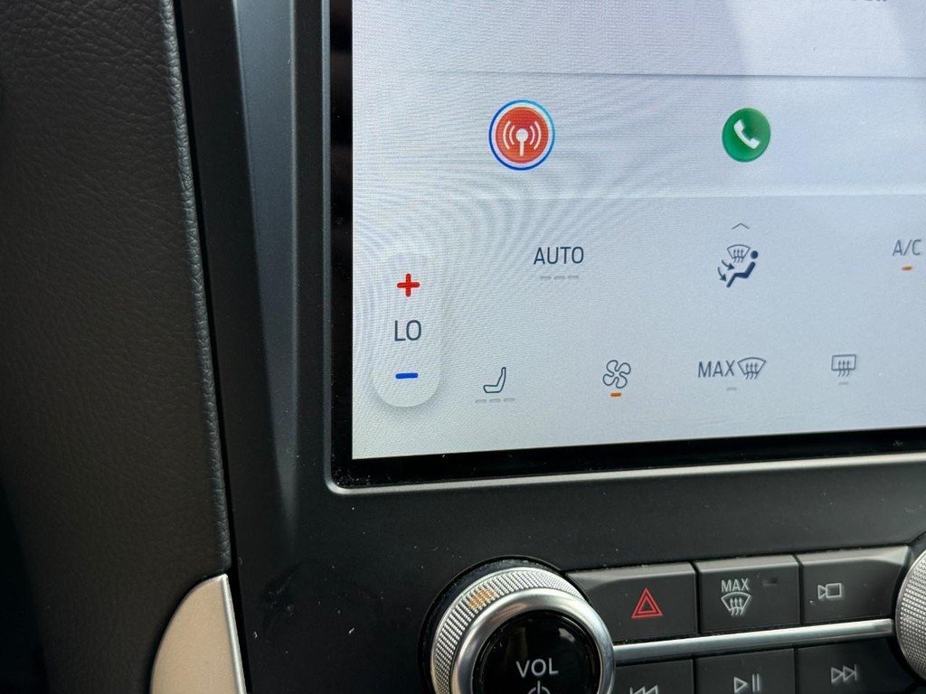 Ford Edge Vehicle Full-screen Gallery Image 25