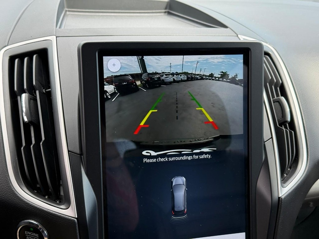 Ford Edge Vehicle Full-screen Gallery Image 26