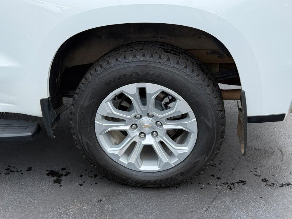 Chevrolet Silverado 1500 Vehicle Full-screen Gallery Image 05