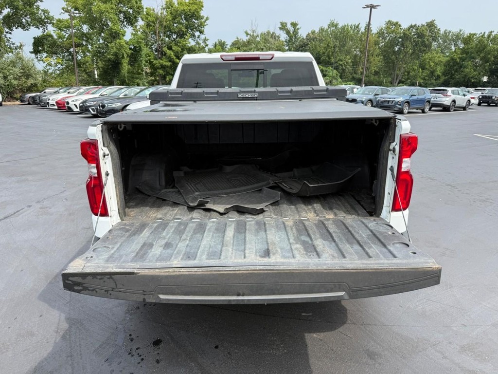 Chevrolet Silverado 1500 Vehicle Full-screen Gallery Image 06