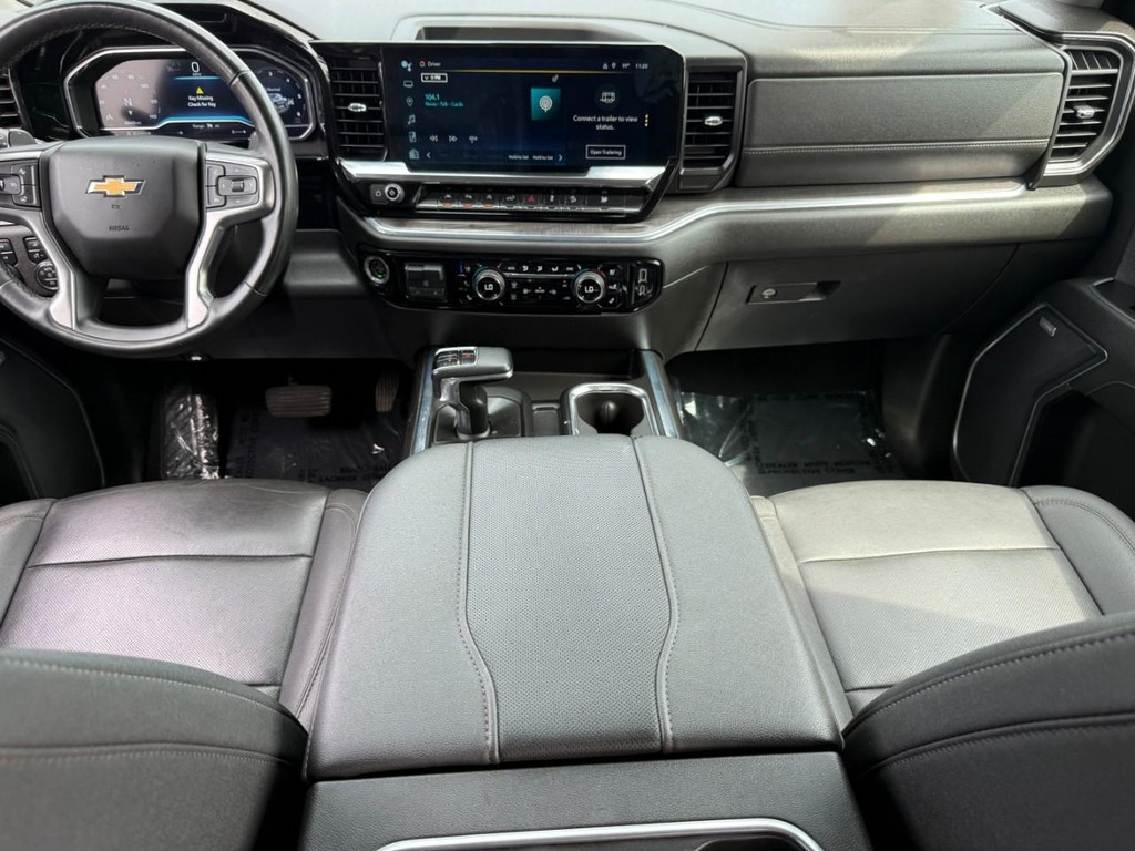Chevrolet Silverado 1500 Vehicle Full-screen Gallery Image 11