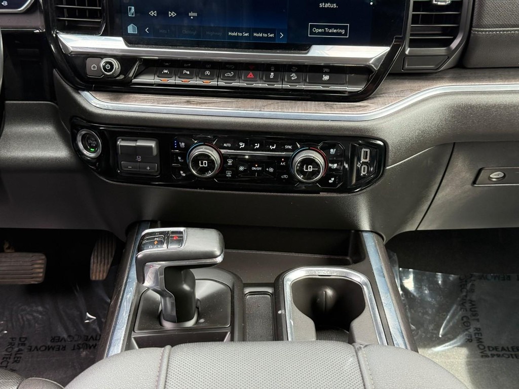 Chevrolet Silverado 1500 Vehicle Full-screen Gallery Image 14