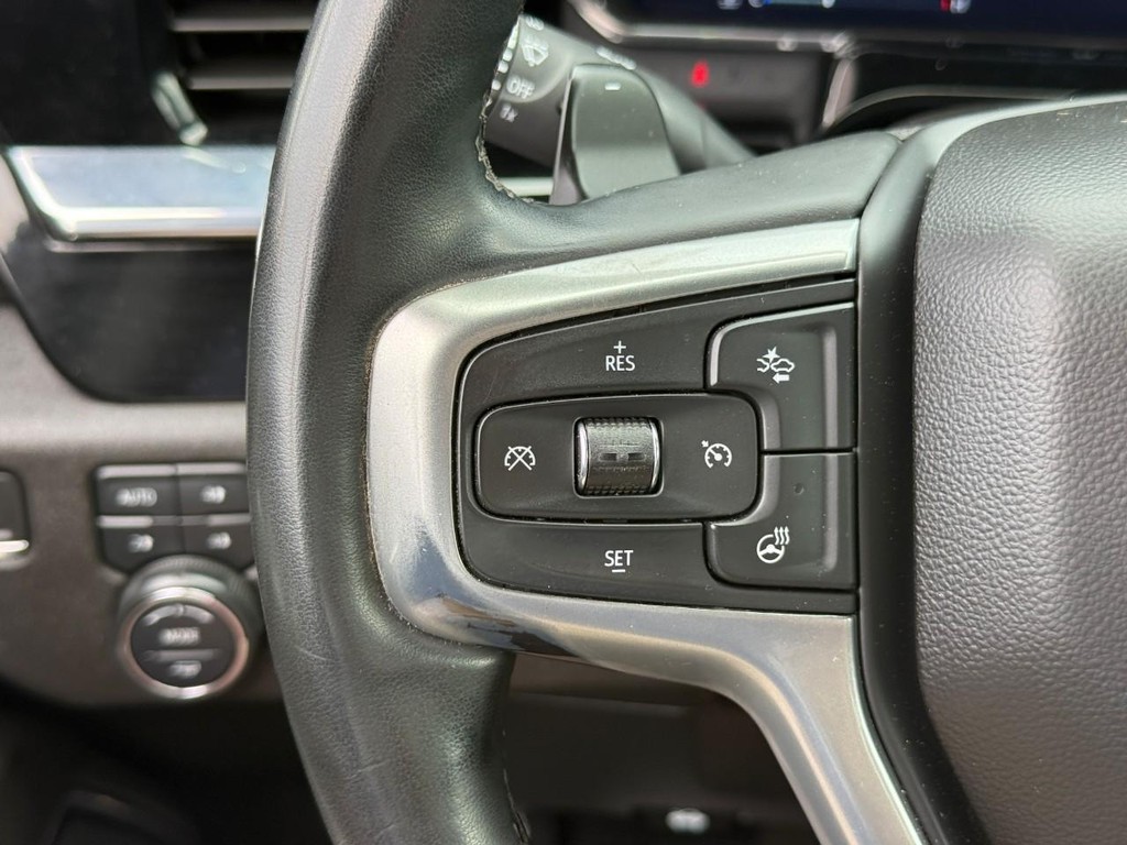 Chevrolet Silverado 1500 Vehicle Full-screen Gallery Image 19