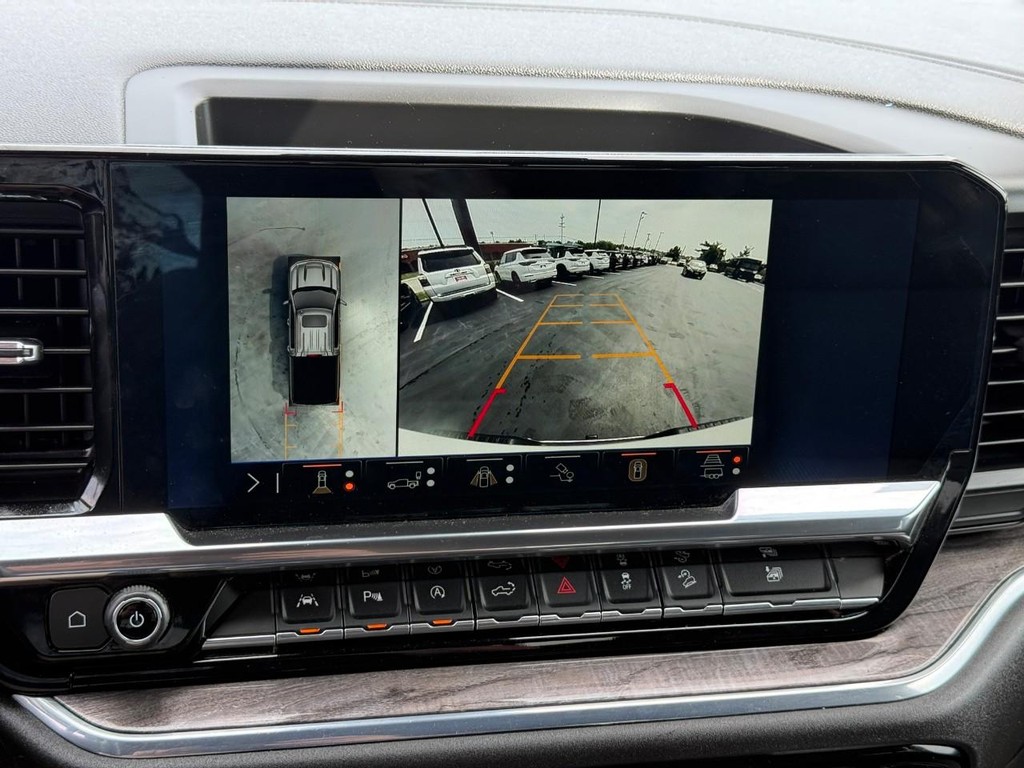 Chevrolet Silverado 1500 Vehicle Full-screen Gallery Image 24