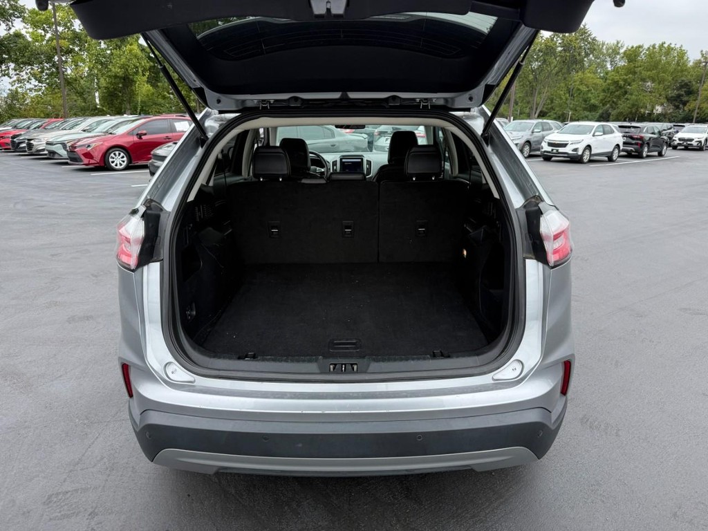 Ford Edge Vehicle Full-screen Gallery Image 07