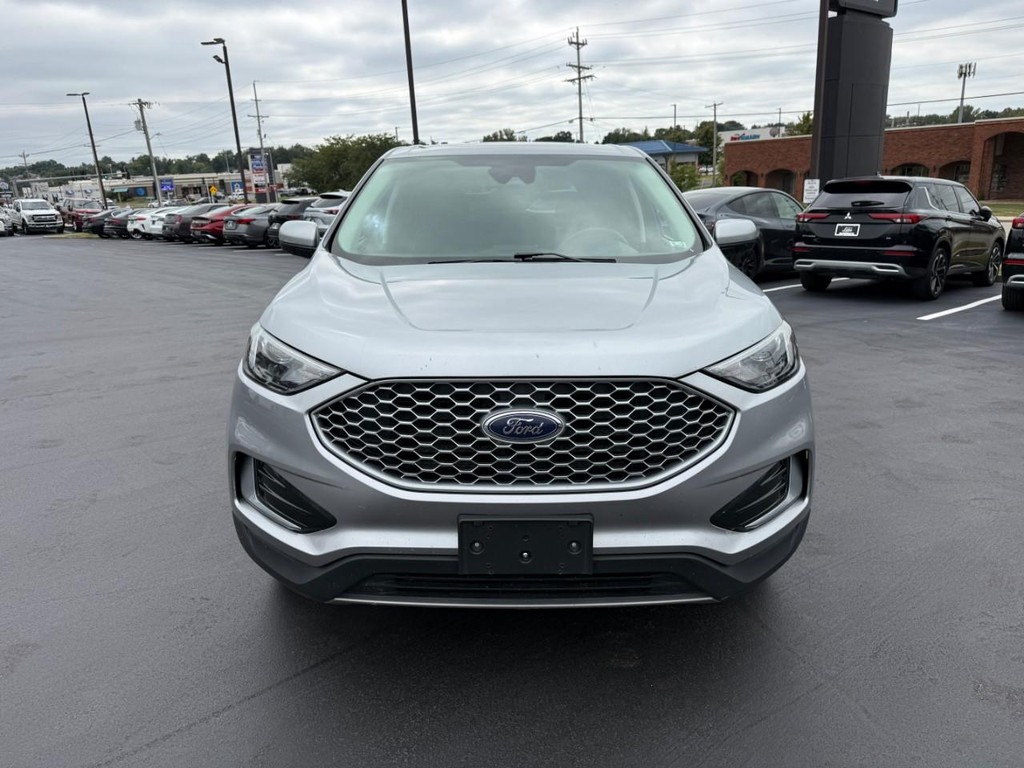 Ford Edge Vehicle Full-screen Gallery Image 10