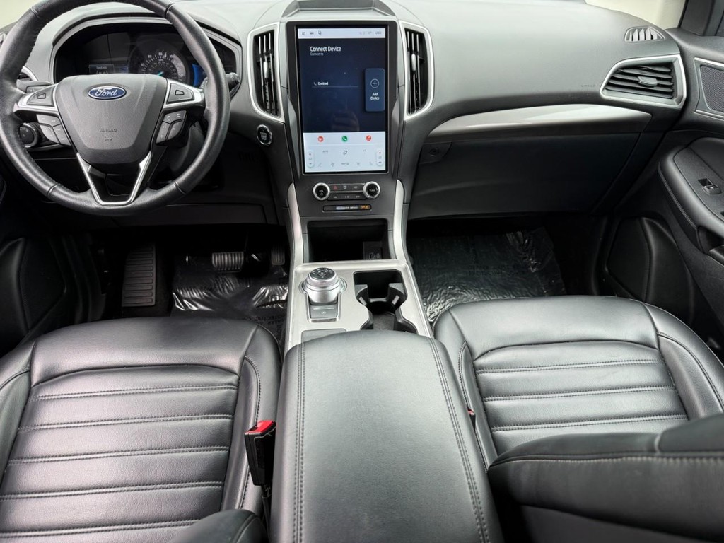 Ford Edge Vehicle Full-screen Gallery Image 12