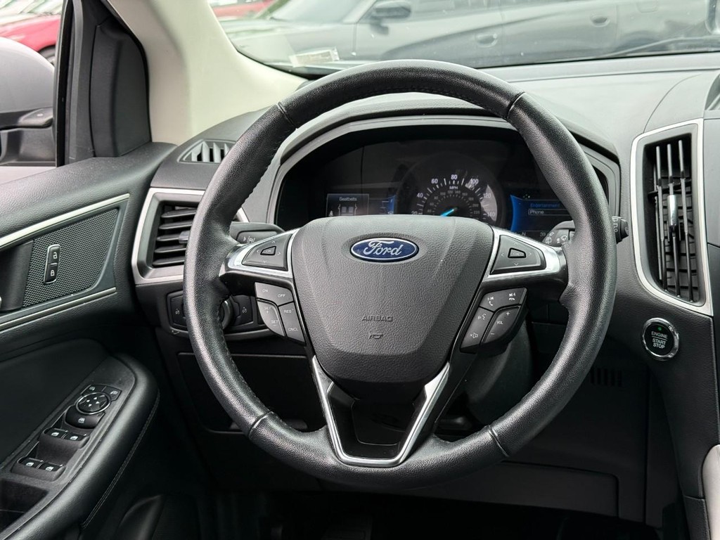 Ford Edge Vehicle Full-screen Gallery Image 13