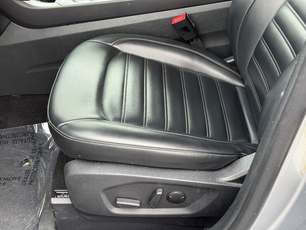 Ford Edge Vehicle Full-screen Gallery Image 18