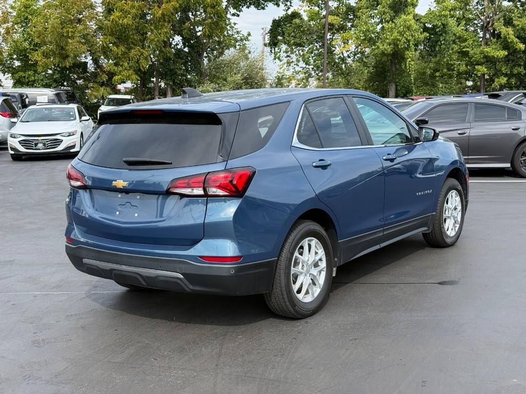 Chevrolet Equinox Vehicle Full-screen Gallery Image 03