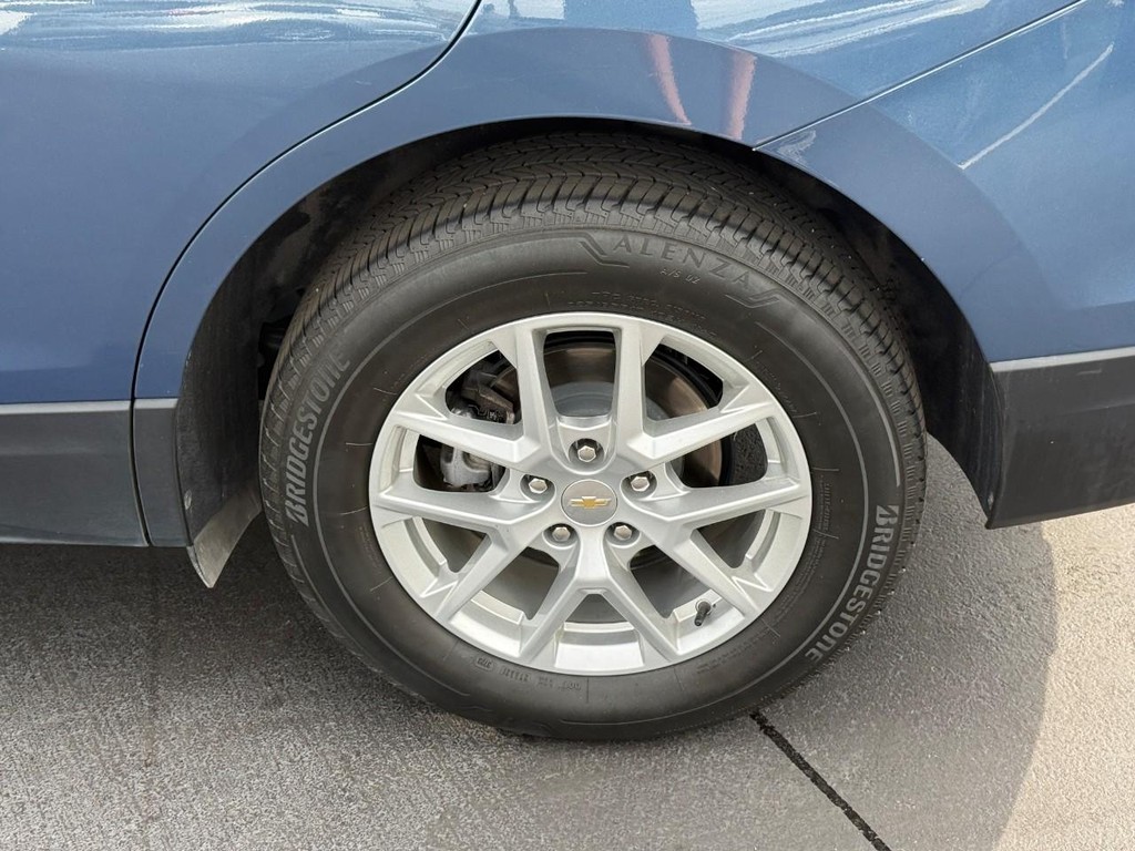 Chevrolet Equinox Vehicle Full-screen Gallery Image 05