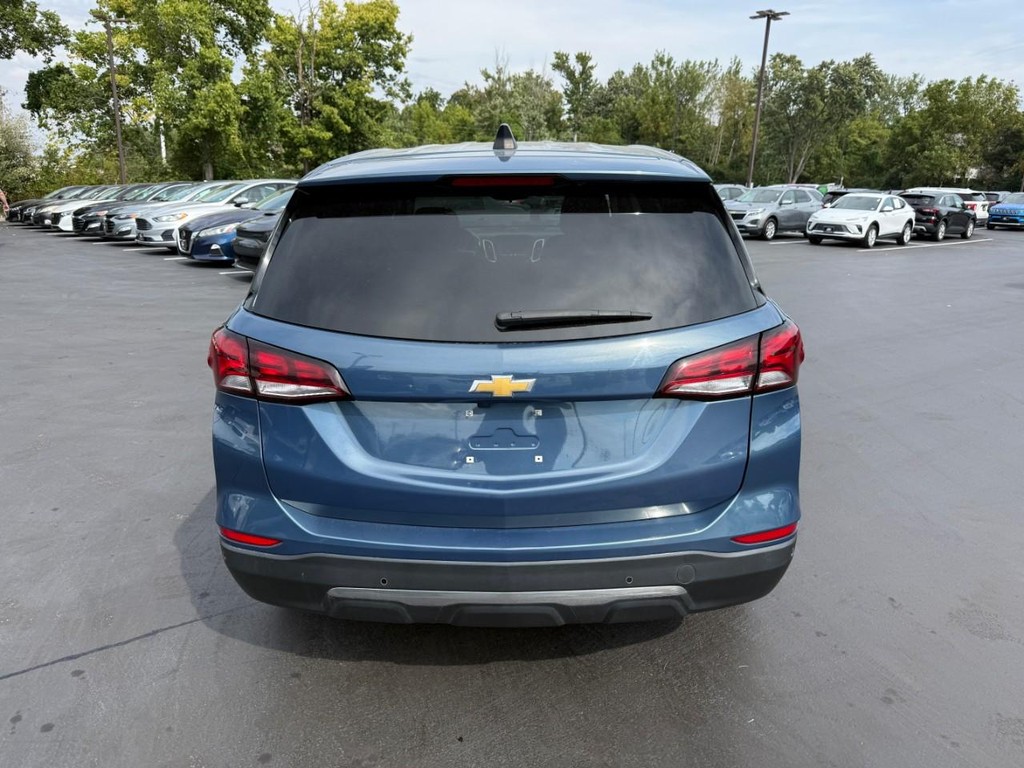 Chevrolet Equinox Vehicle Full-screen Gallery Image 07