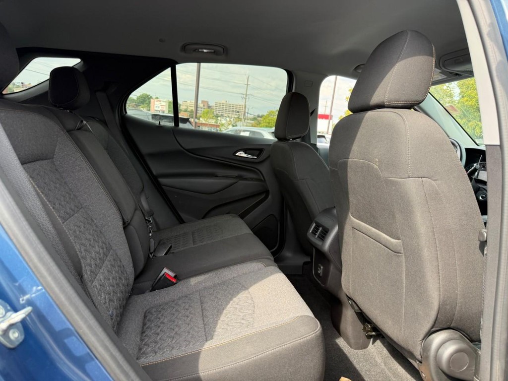 Chevrolet Equinox Vehicle Full-screen Gallery Image 10