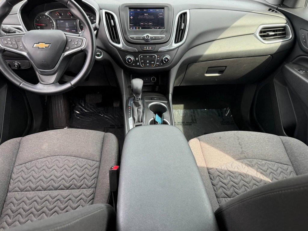 Chevrolet Equinox Vehicle Full-screen Gallery Image 11