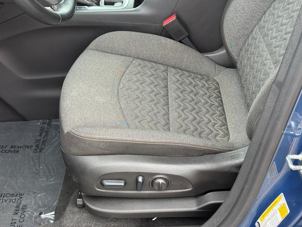 Chevrolet Equinox Vehicle Full-screen Gallery Image 16
