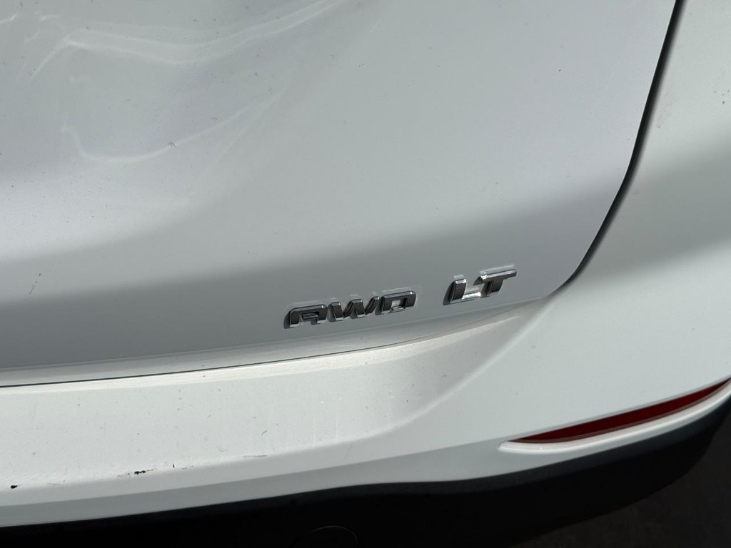 Chevrolet Equinox Vehicle Full-screen Gallery Image 06