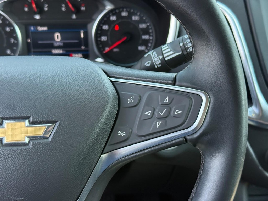 Chevrolet Equinox Vehicle Full-screen Gallery Image 16