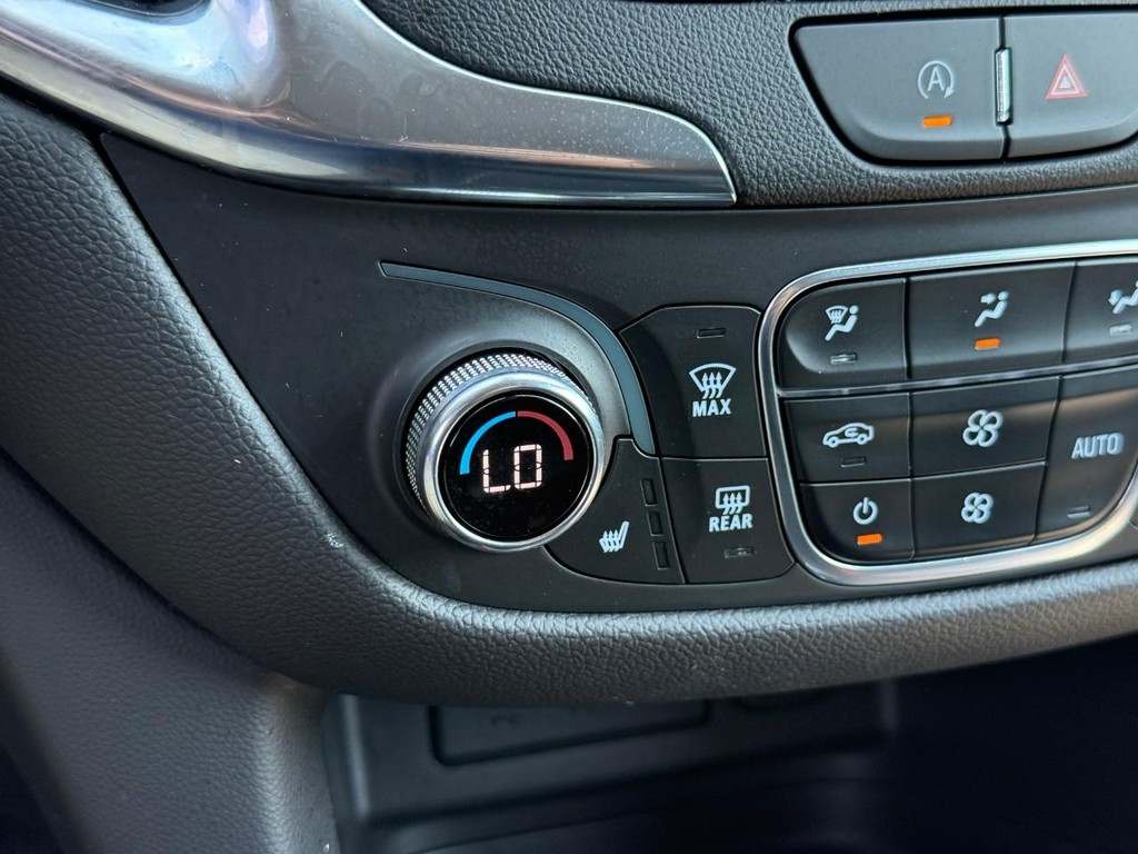 Chevrolet Equinox Vehicle Full-screen Gallery Image 18