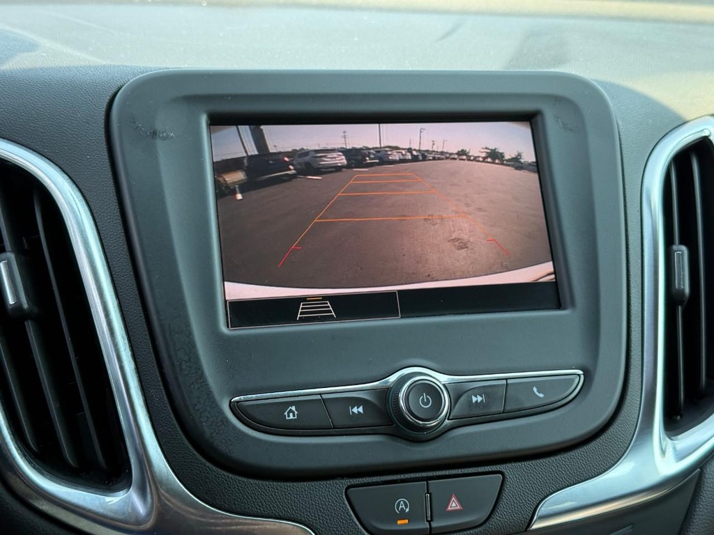 Chevrolet Equinox Vehicle Full-screen Gallery Image 19