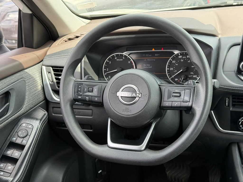 Nissan Rogue Vehicle Full-screen Gallery Image 13