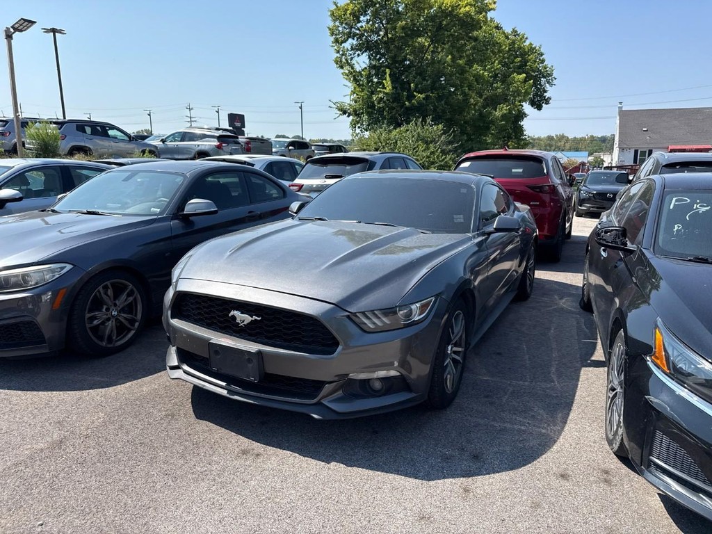 Ford Mustang Vehicle Full-screen Gallery Image 03