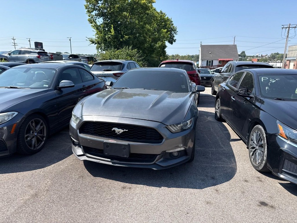 Ford Mustang Vehicle Full-screen Gallery Image 06