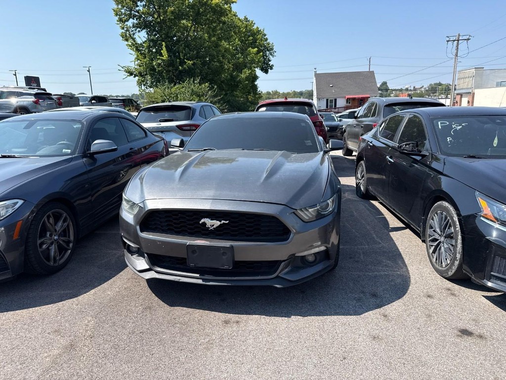 Ford Mustang Vehicle Full-screen Gallery Image 07