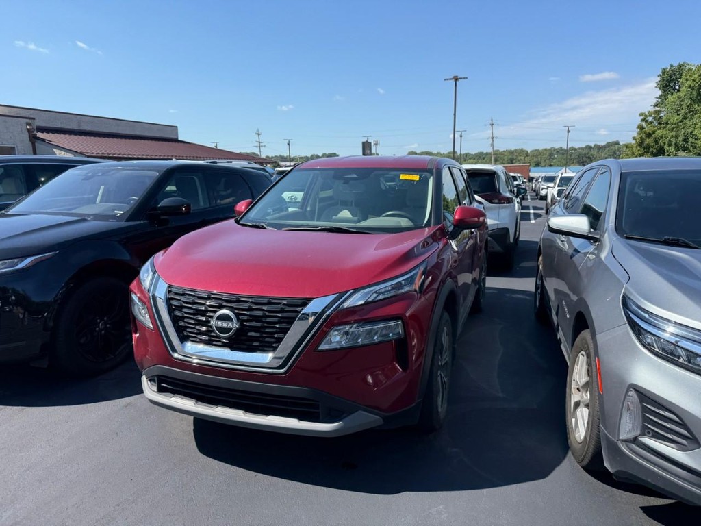 Nissan Rogue Vehicle Full-screen Gallery Image 03