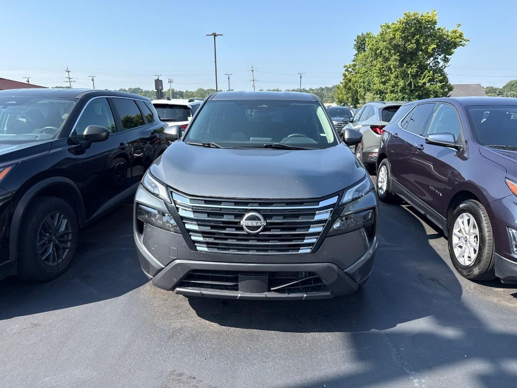 Nissan Rogue Vehicle Full-screen Gallery Image 08