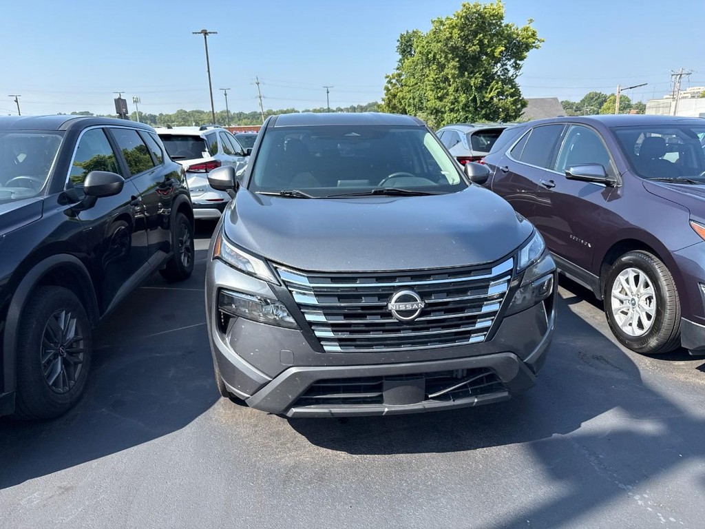 Nissan Rogue Vehicle Full-screen Gallery Image 10