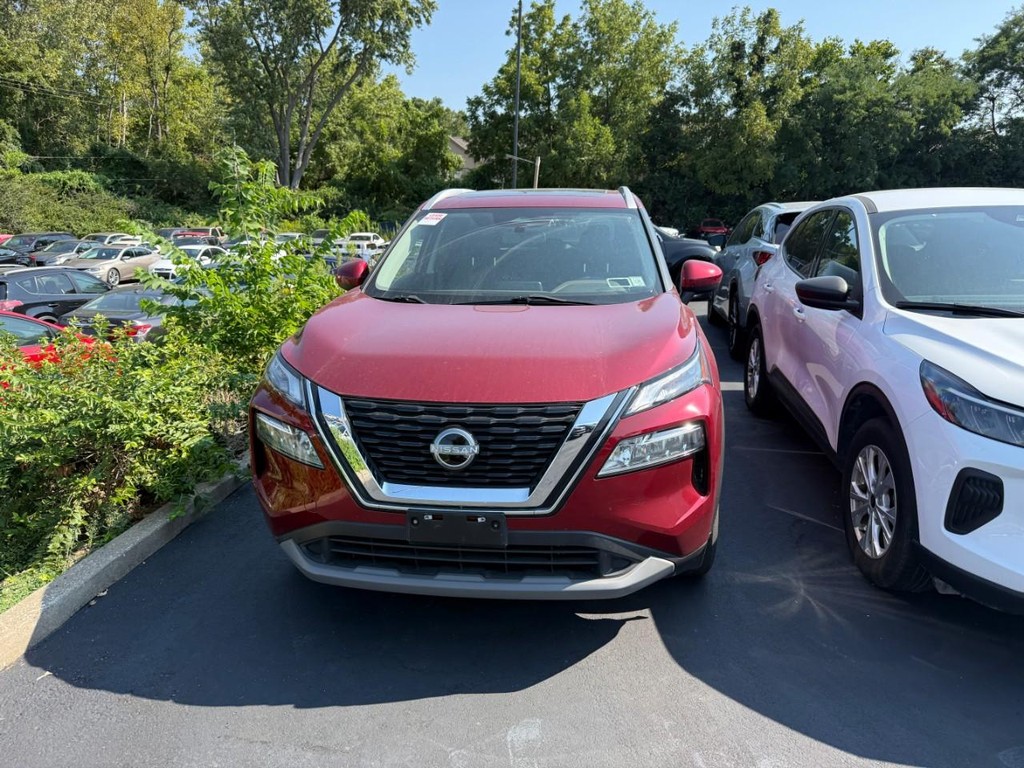 Nissan Rogue Vehicle Full-screen Gallery Image 05