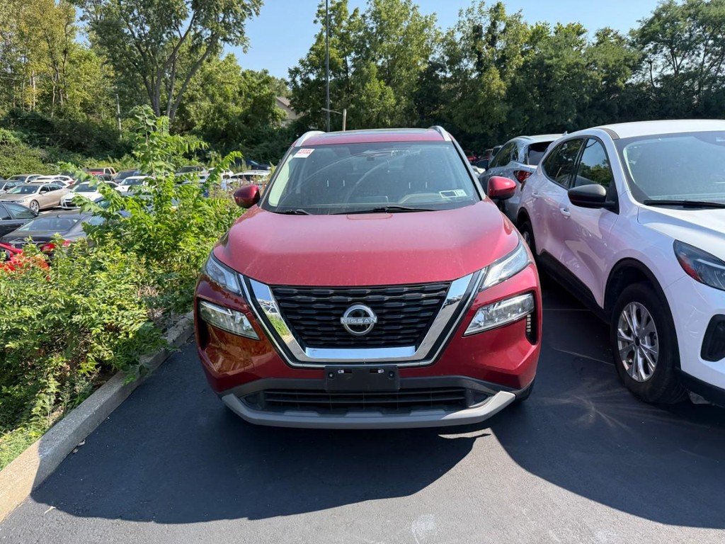 Nissan Rogue Vehicle Full-screen Gallery Image 06