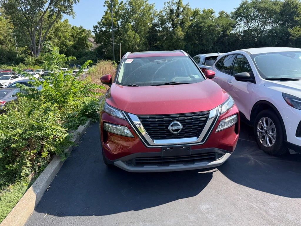 Nissan Rogue Vehicle Full-screen Gallery Image 08