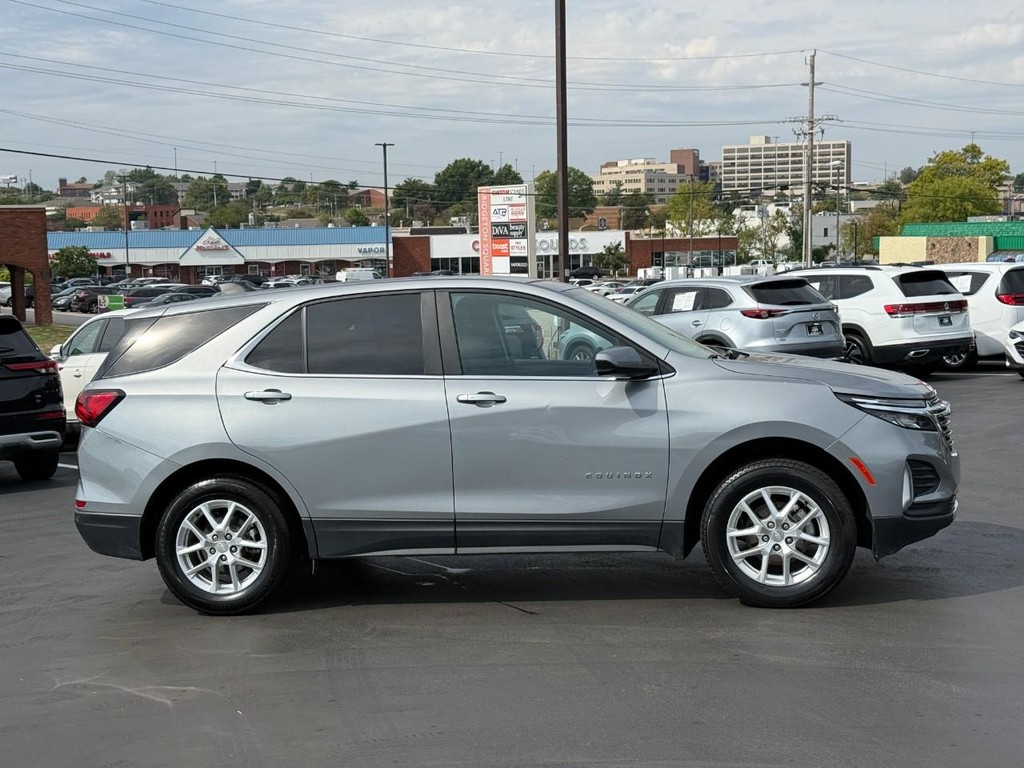 Chevrolet Equinox Vehicle Full-screen Gallery Image 02