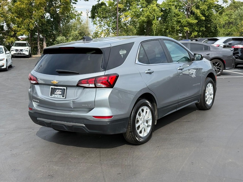 Chevrolet Equinox Vehicle Full-screen Gallery Image 03