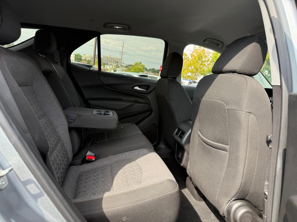 Chevrolet Equinox Vehicle Full-screen Gallery Image 10