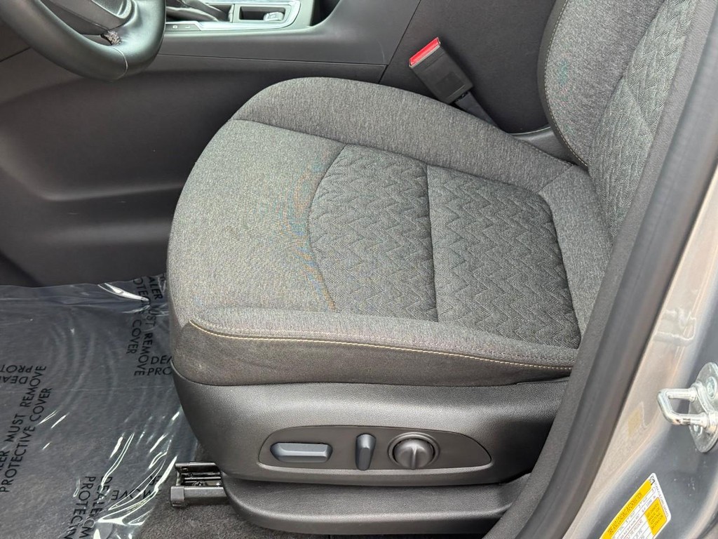 Chevrolet Equinox Vehicle Full-screen Gallery Image 16
