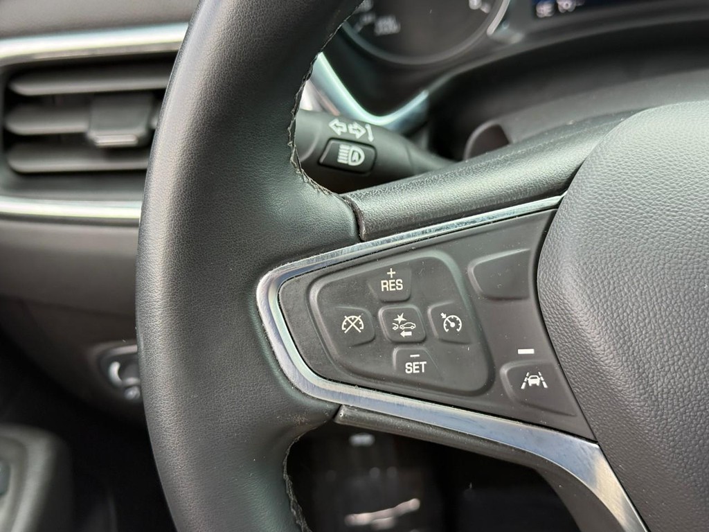 Chevrolet Equinox Vehicle Full-screen Gallery Image 18