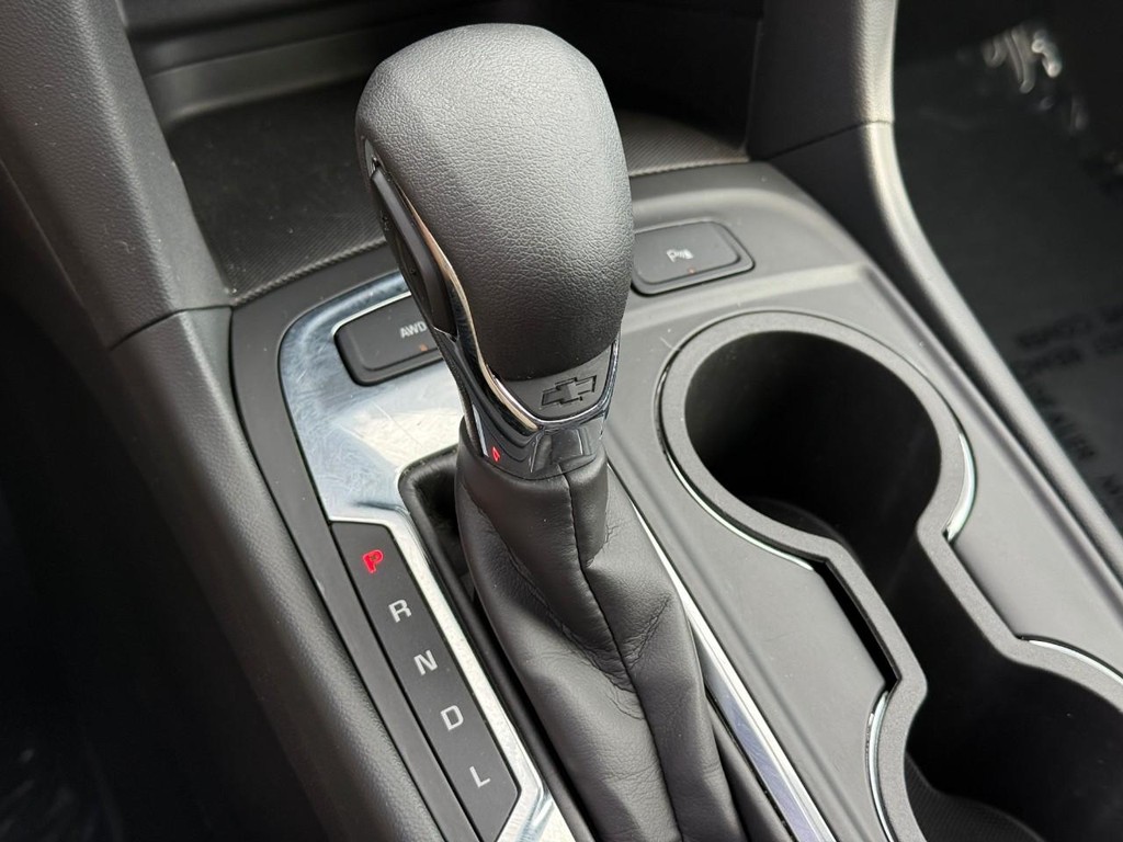 Chevrolet Equinox Vehicle Full-screen Gallery Image 22